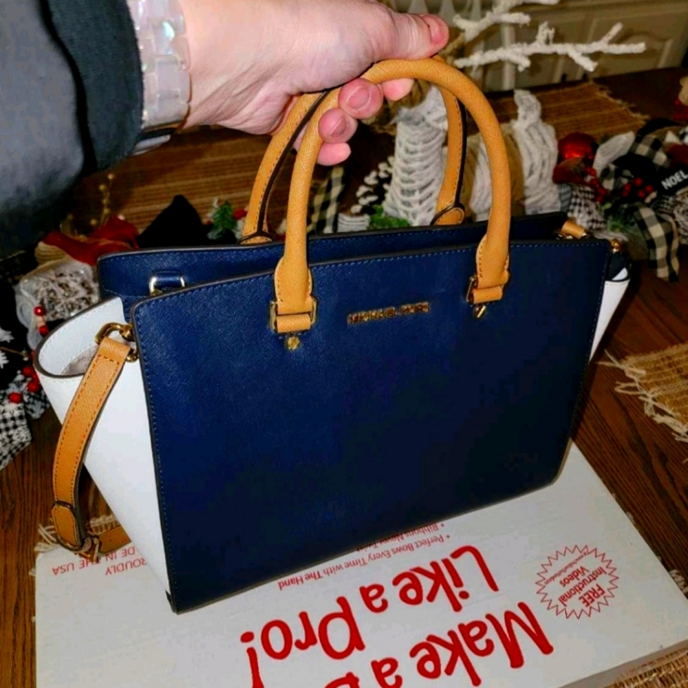 MK purse